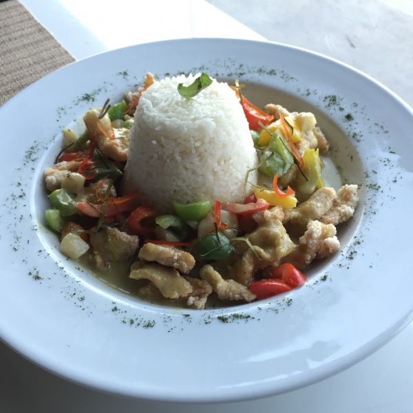Order 18. Jade Crispy Chicken Curry on Rice Lunch food online from Kinnara thai restaurant store, Van Nuys on bringmethat.com