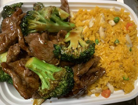 Order C4. Beef with Broccoli food online from Double Dragon store, Louisville on bringmethat.com