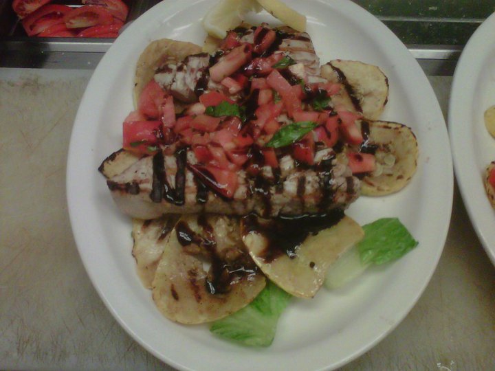 Order Mangia Grilled Tuna Steak food online from Mangia Brick Oven Grill store, Bordentown on bringmethat.com