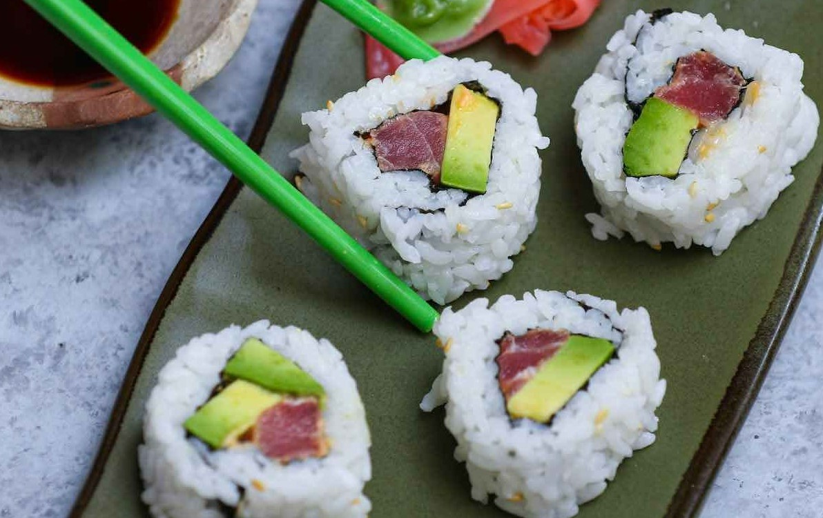 Order Tuna & Avocado Roll (6pcs) food online from Rainbow Sushi store, Germantown on bringmethat.com