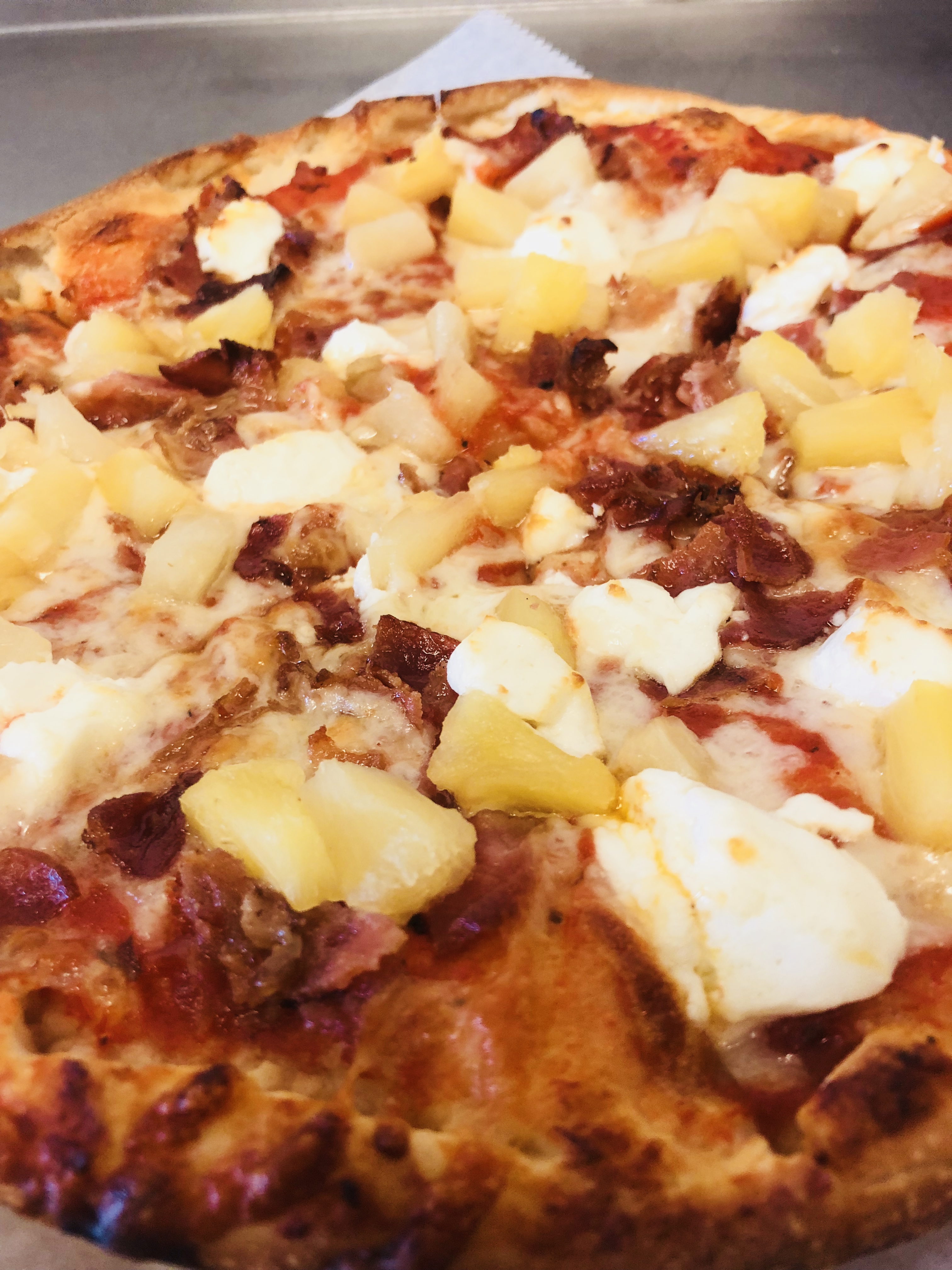 Order The Hawaiian Pizza food online from Davids Pizza store, Quincy on bringmethat.com