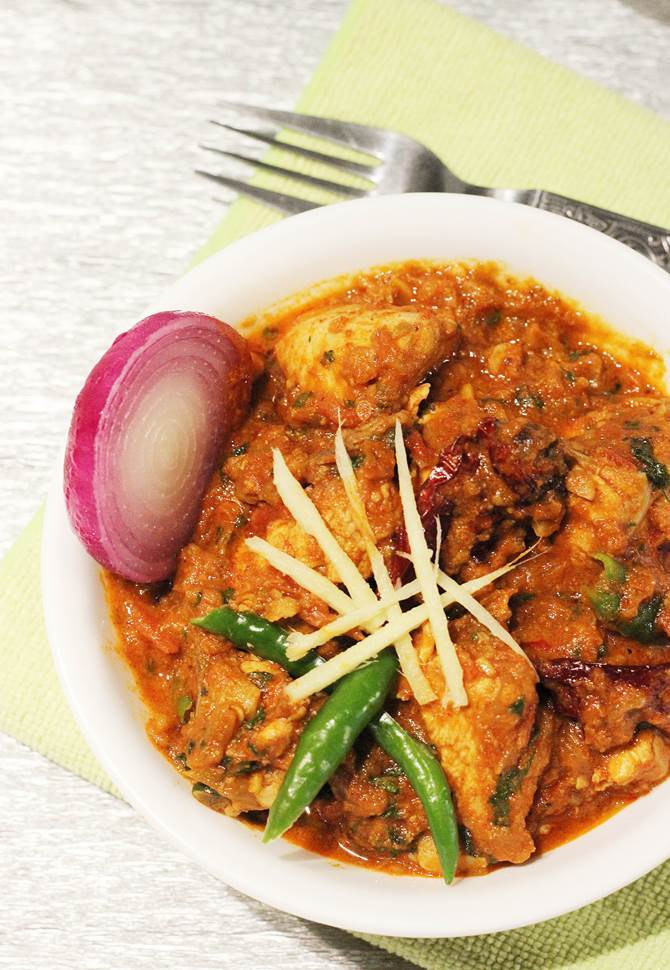 Order Kadai Chicken (16 oz.) food online from Chef of India store, Jersey City on bringmethat.com