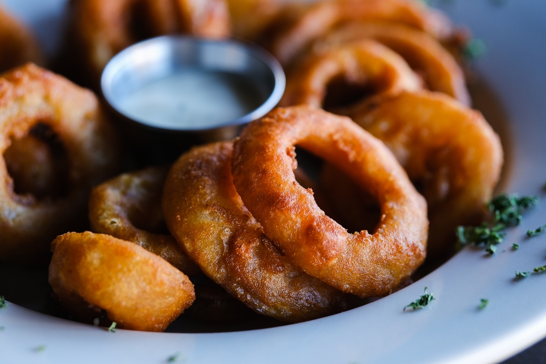 Order Onion Rings food online from Valley Lodge Tavern store, Wilmette on bringmethat.com