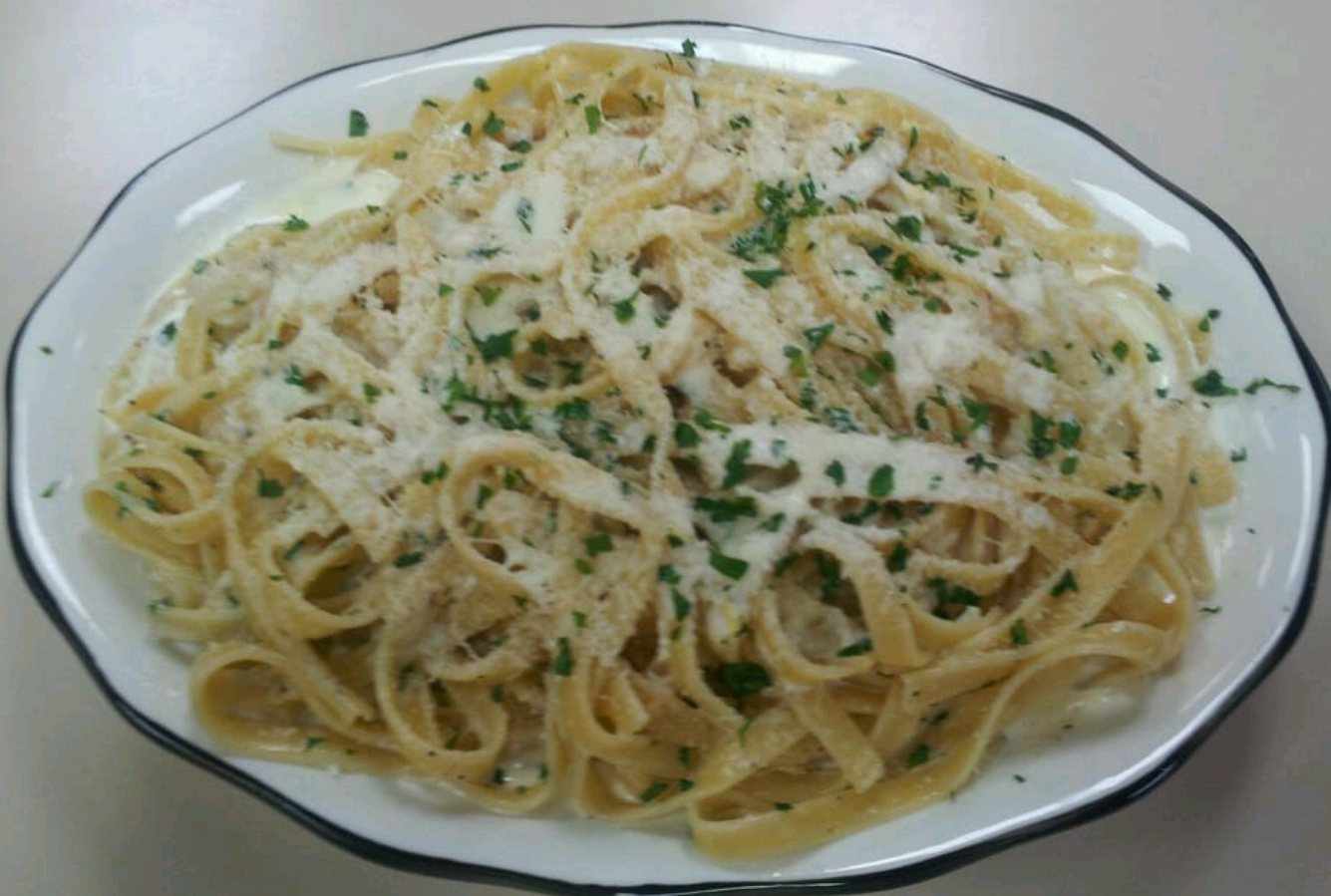 Order Pasta with Alfredo  food online from Roma Pizza store, Brooklyn on bringmethat.com
