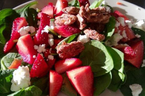 Order Strawberry Spinach Salad food online from Daily Dose Cafe and Espresso store, Minneapolis on bringmethat.com