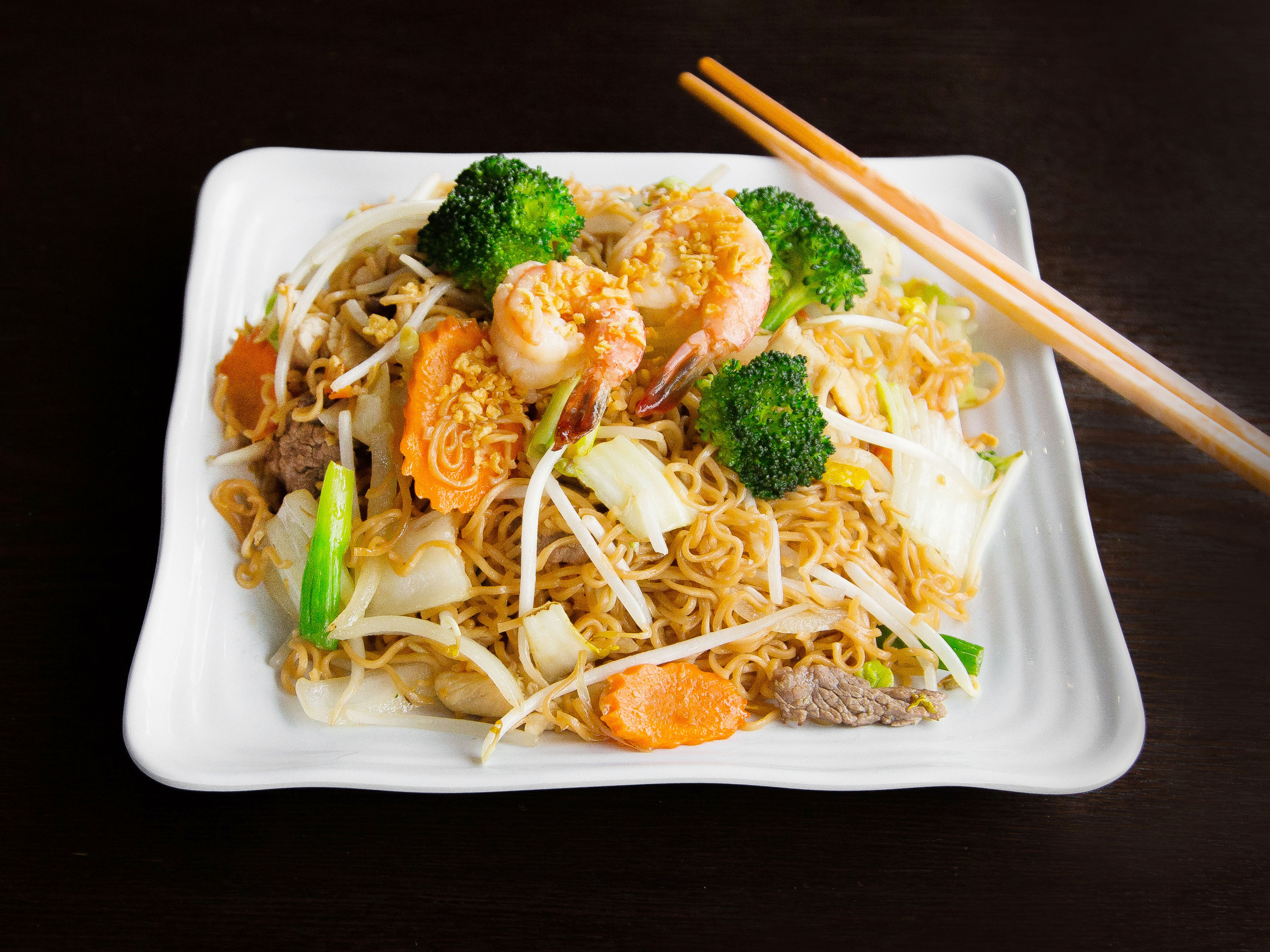Order Chow Mein food online from Pa Ord Zappver store, North Hollywood on bringmethat.com