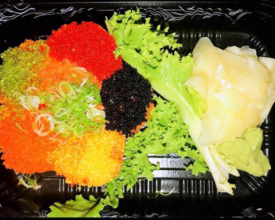 Order Spicy Salmon Tartar food online from Sakura Sushi & Thai Cuisine store, New York on bringmethat.com