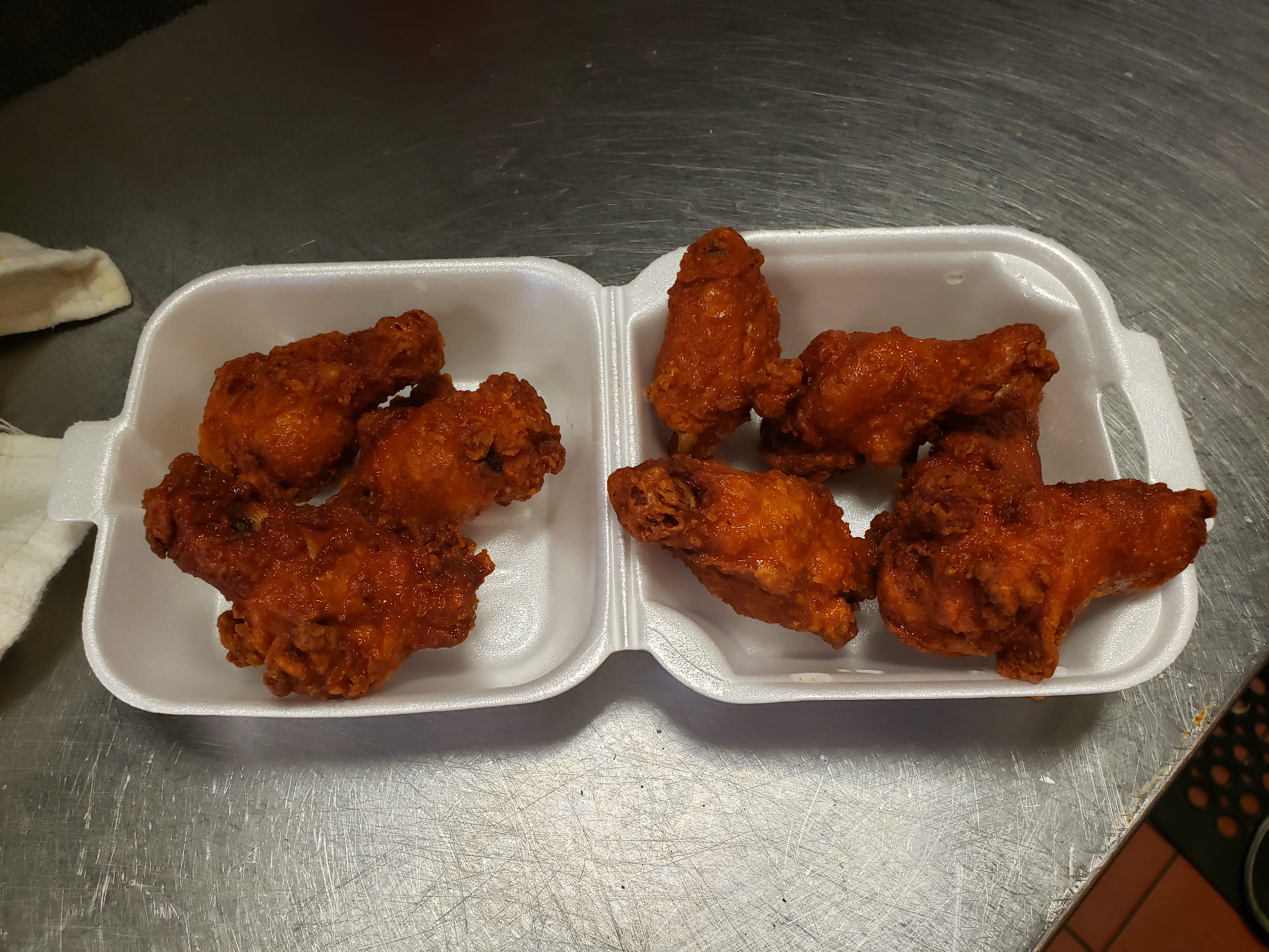Order 8 Piece Wings food online from Mr. P's Pizza & Pasta store, North Wales on bringmethat.com