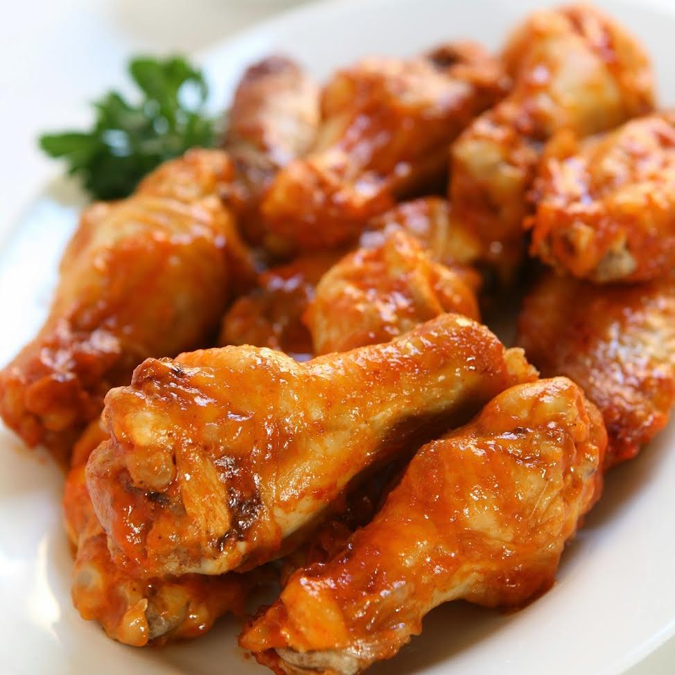 Order 10 Piece Traditional Wings food online from Papa Ray's Pizza & Wings store, Carol Stream on bringmethat.com