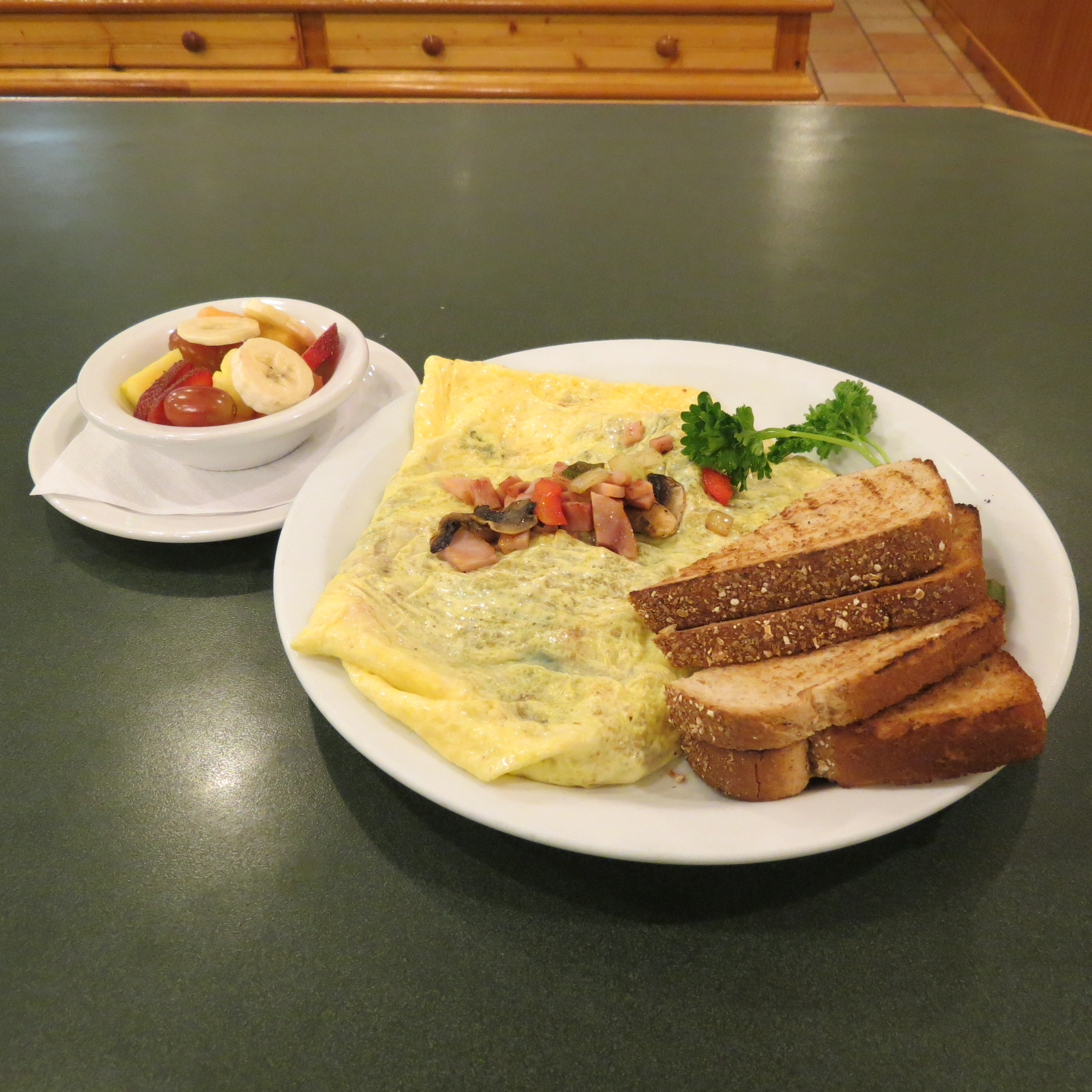 Order Western Omelette food online from Grand Day Cafe store, Columbus on bringmethat.com