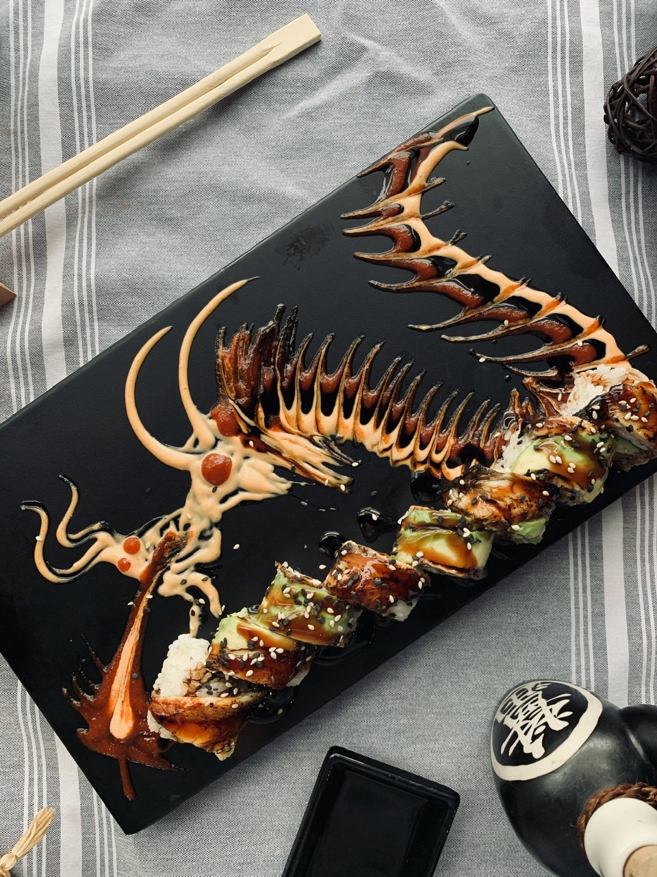 Order Dragon Maki food online from Hands On Thai & Sushi store, Chicago on bringmethat.com