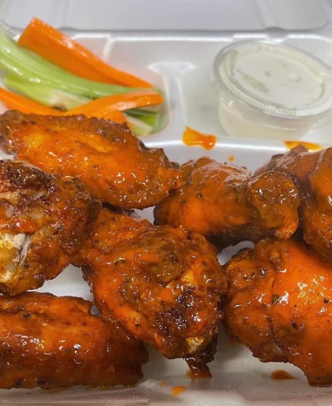 Order Chicken Wings - Appetizers food online from Saybrook Pizza & Restaurant store, Old Saybrook on bringmethat.com