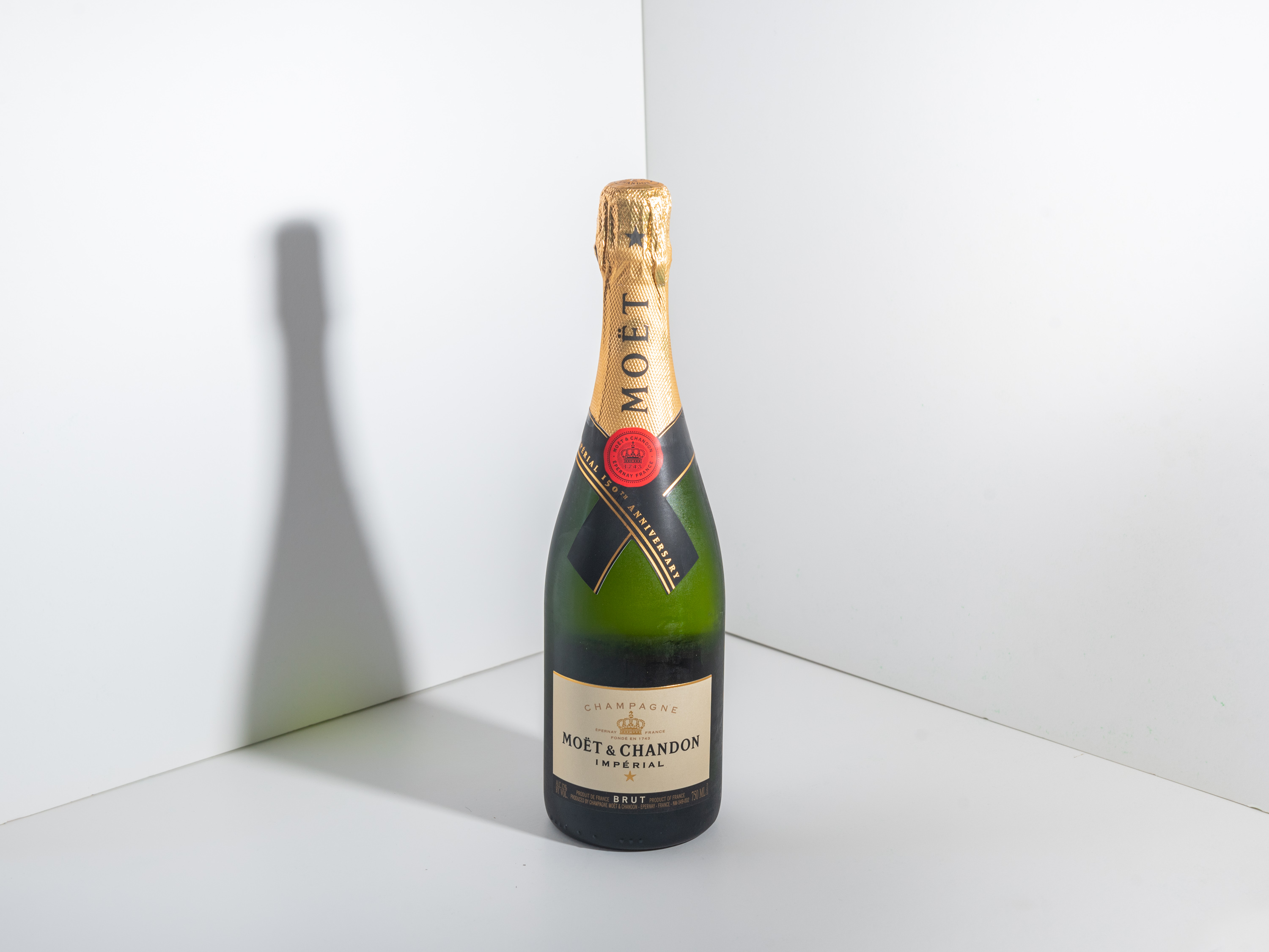 Order Moet and Chandon Imperial Brut, 750 ml. Champagne food online from Village Liquor & Wine store, Glendale on bringmethat.com
