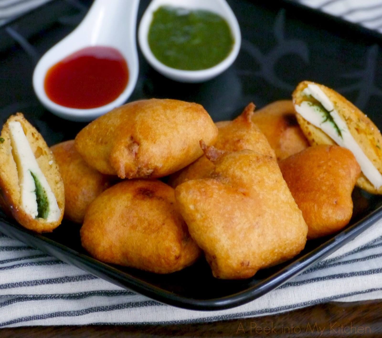 Order Vegetable Pakora - 6 Pieces food online from Bombay Grill store, Seattle on bringmethat.com