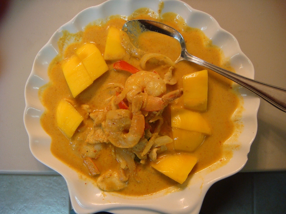 Order C5. Chaang Mango Curry(Dinner) -3PD food online from Chaang Thai Restaurant store, Morgantown on bringmethat.com