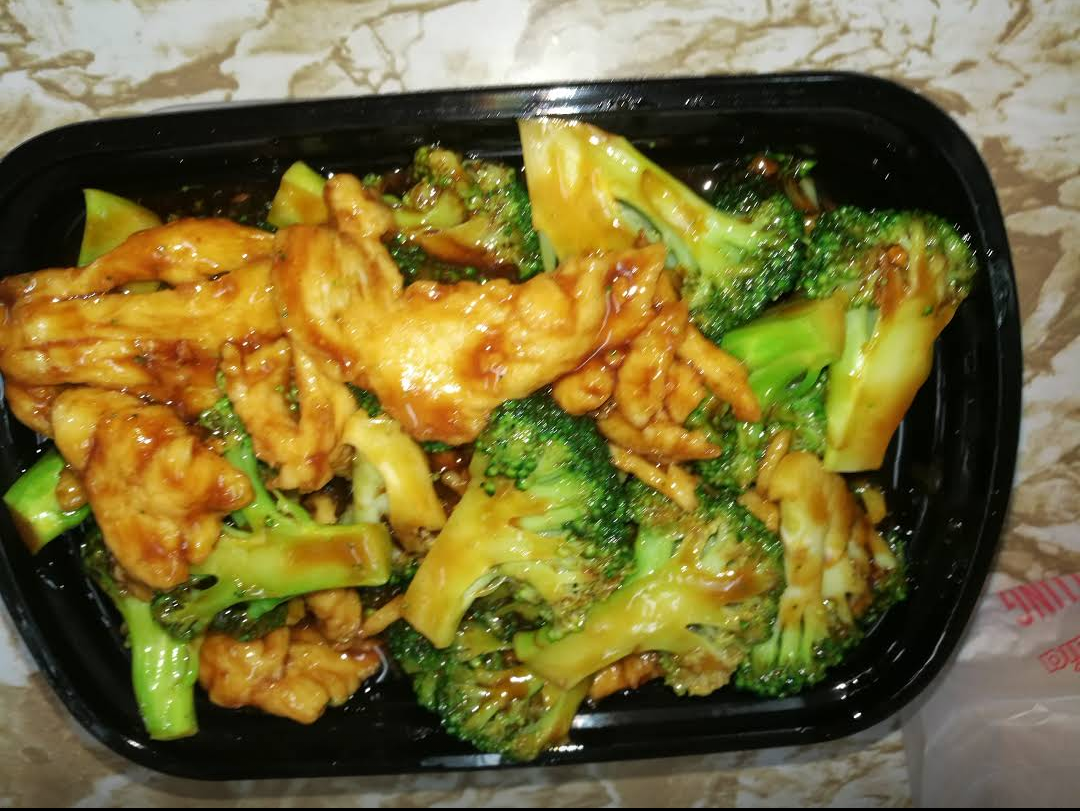 Order Chicken with Broccoli food online from Ribs N Things store, Brentwood on bringmethat.com