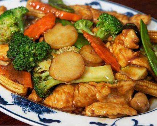 Order Mixed Vegetable with Chicken (qt) food online from Wu's Garden store, Upper Leacock on bringmethat.com