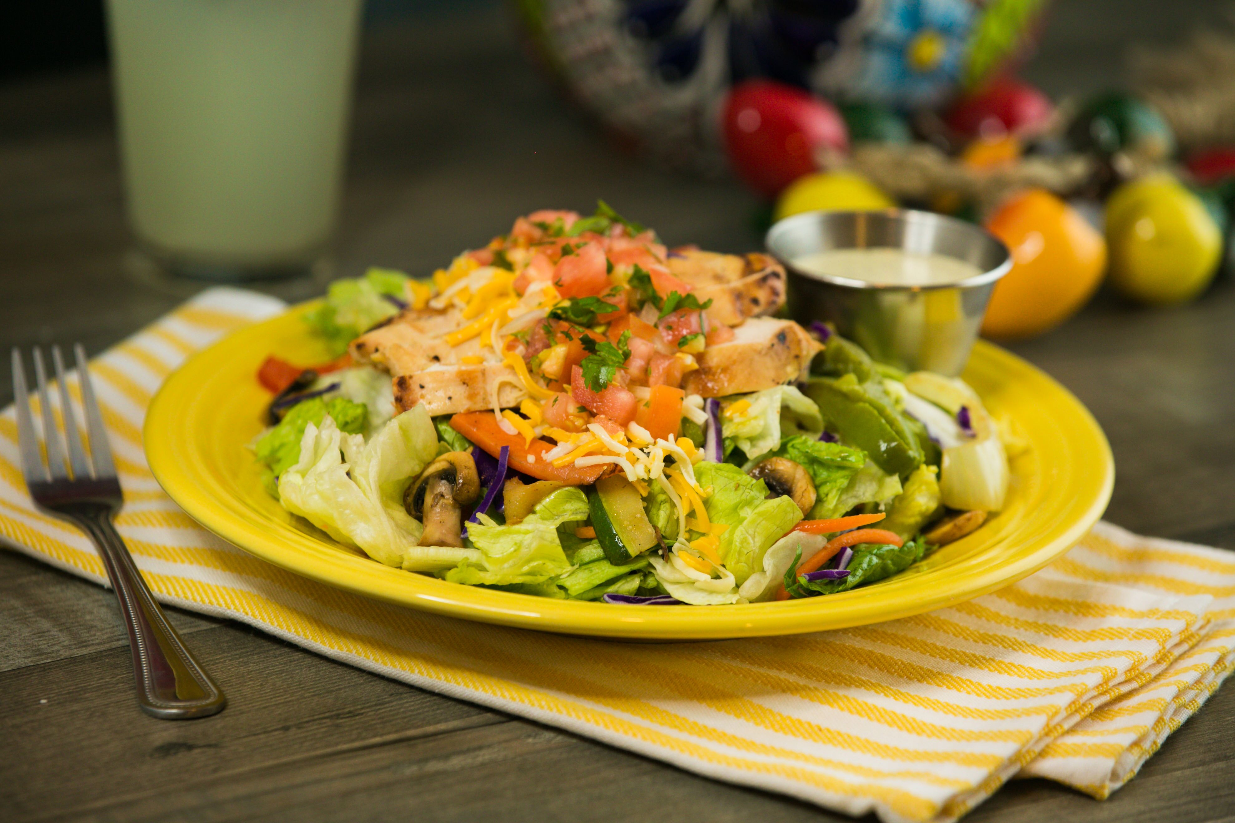Order Grilled Chicken and Vegetable Salad food online from Casa Ole store, Conroe on bringmethat.com