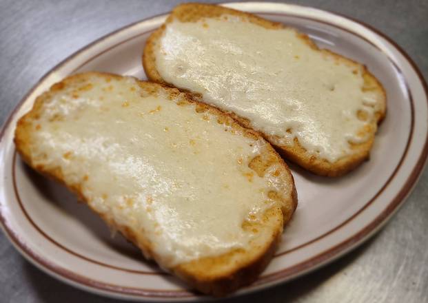 Order Cheese Bread food online from Julio Pizza store, Artesia on bringmethat.com
