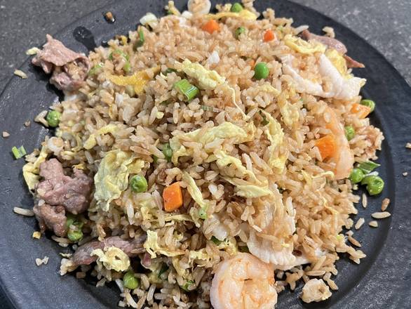Order House Fried Rice 什锦炒饭 food online from Jun Dynasty Chinese Restaurant store, Tucson on bringmethat.com