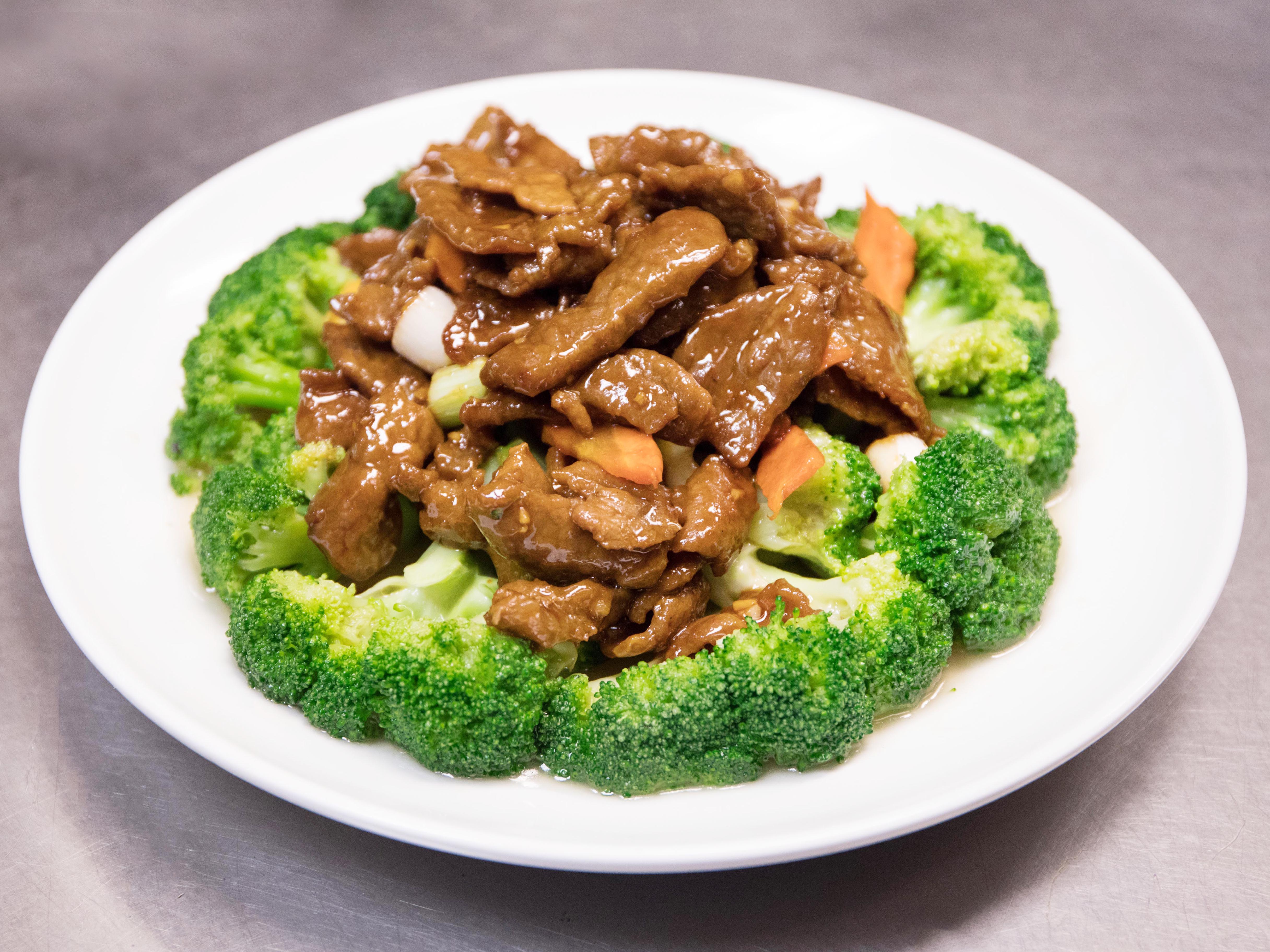 Order 72. Beef with Broccoli food online from Uncle yu express restaurant store, Union City on bringmethat.com