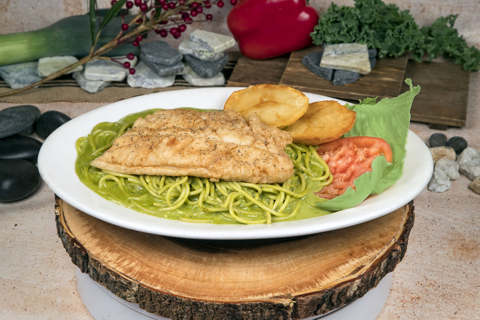 Order Tallarin Verde con pescado food online from Inka Express Peruvian Food store, La Habra on bringmethat.com