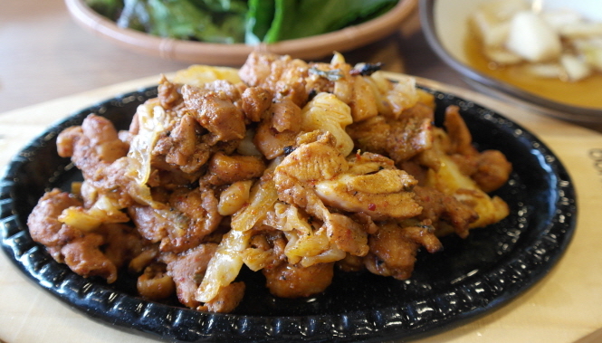 Order 41. Chicken-bul-go-gi(치킨불고기) food online from Banpojung store, Chicago on bringmethat.com