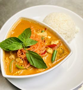 Order Red Curry food online from Noodle Wave store, Dallas on bringmethat.com