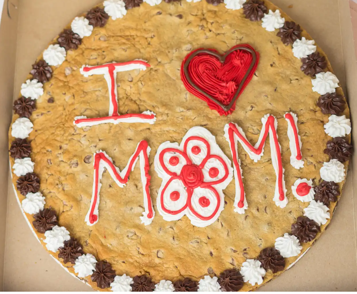 Order I Love Mom! - HS2306 food online from Great American Cookies store, Arlington on bringmethat.com