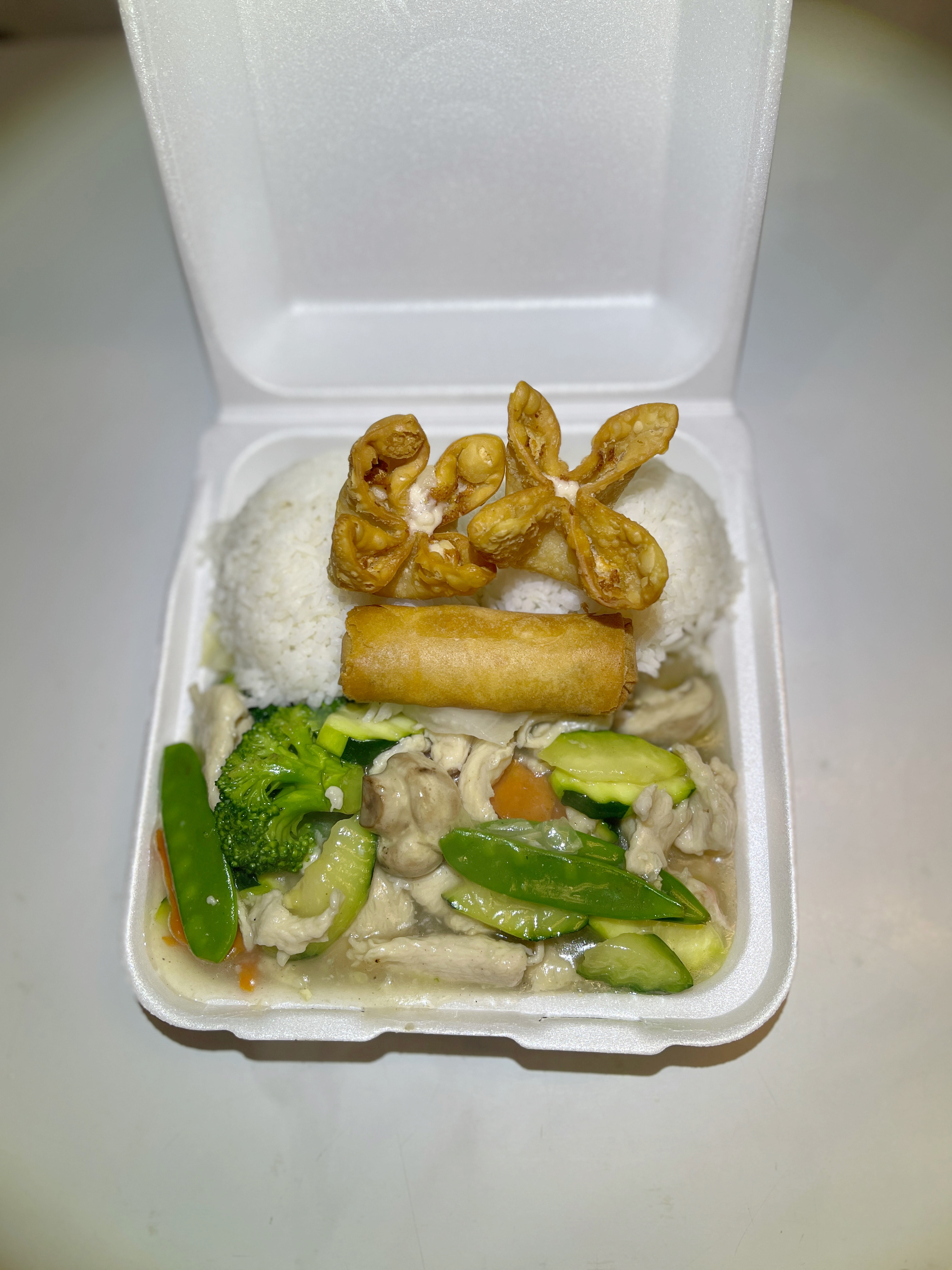 Order C14. Chicken with Mixed Vegetables Combo Special food online from Fortune Kitchen store, Aurora on bringmethat.com