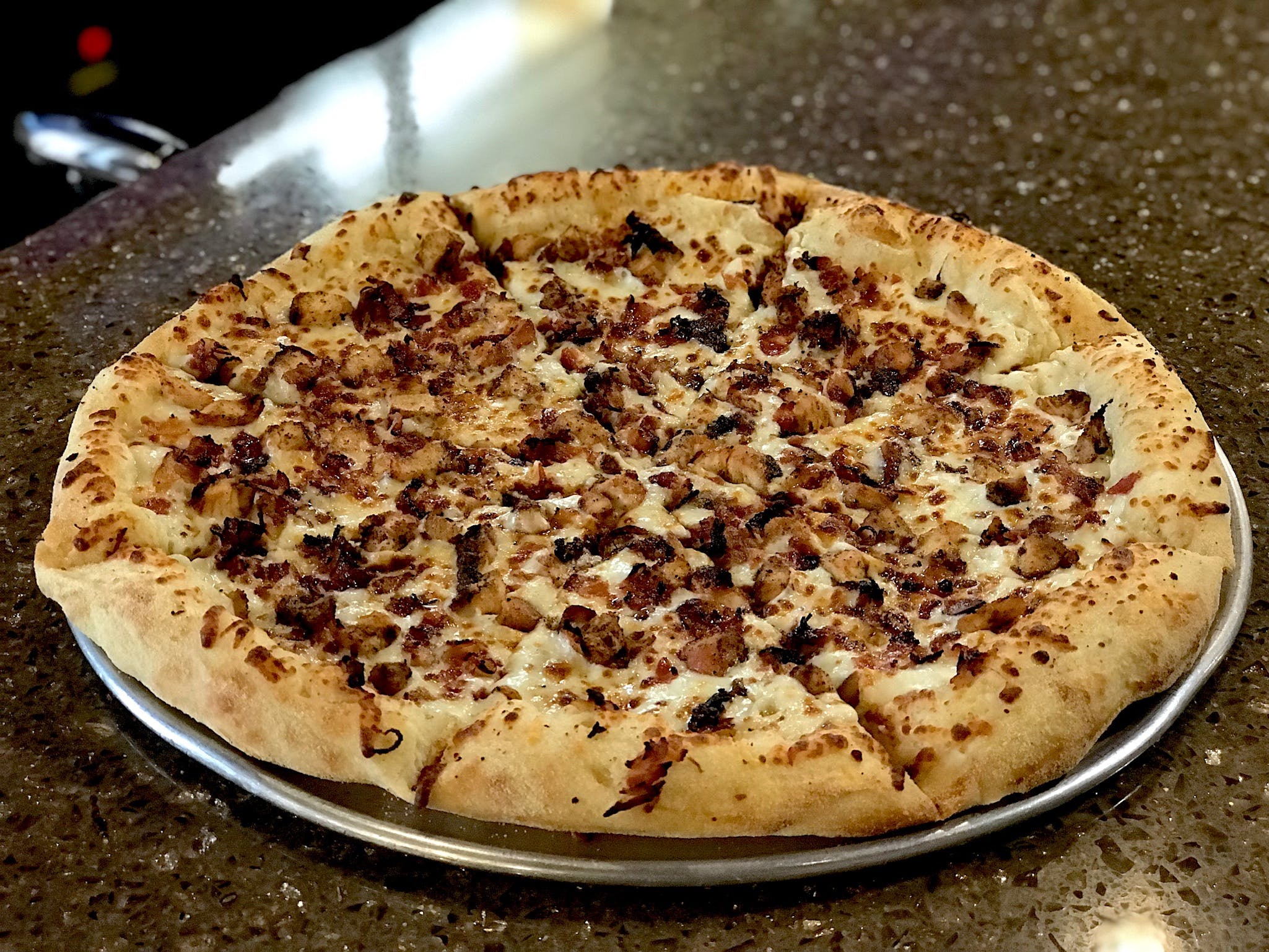 Order Chicken Bacon Ranch Pizza - Personal 8" (4 Slices) food online from Vin Trofeo Pizzeria & Pub store, Mt Pleasant on bringmethat.com