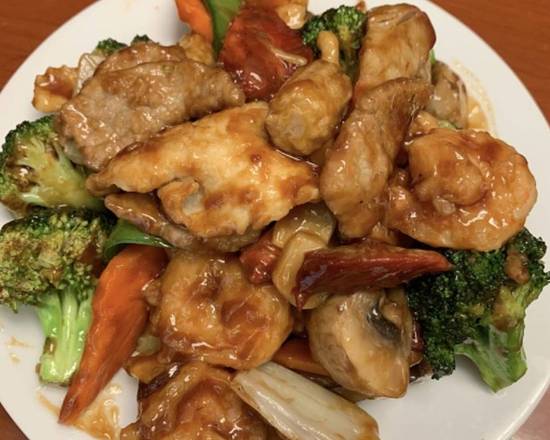 Order Happy Family food online from China Star store, Swartz Creek on bringmethat.com