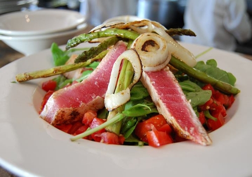 Order Seared Ahi Tuna Salad food online from Rosti Tuscan Kitchen store, Santa Monica on bringmethat.com