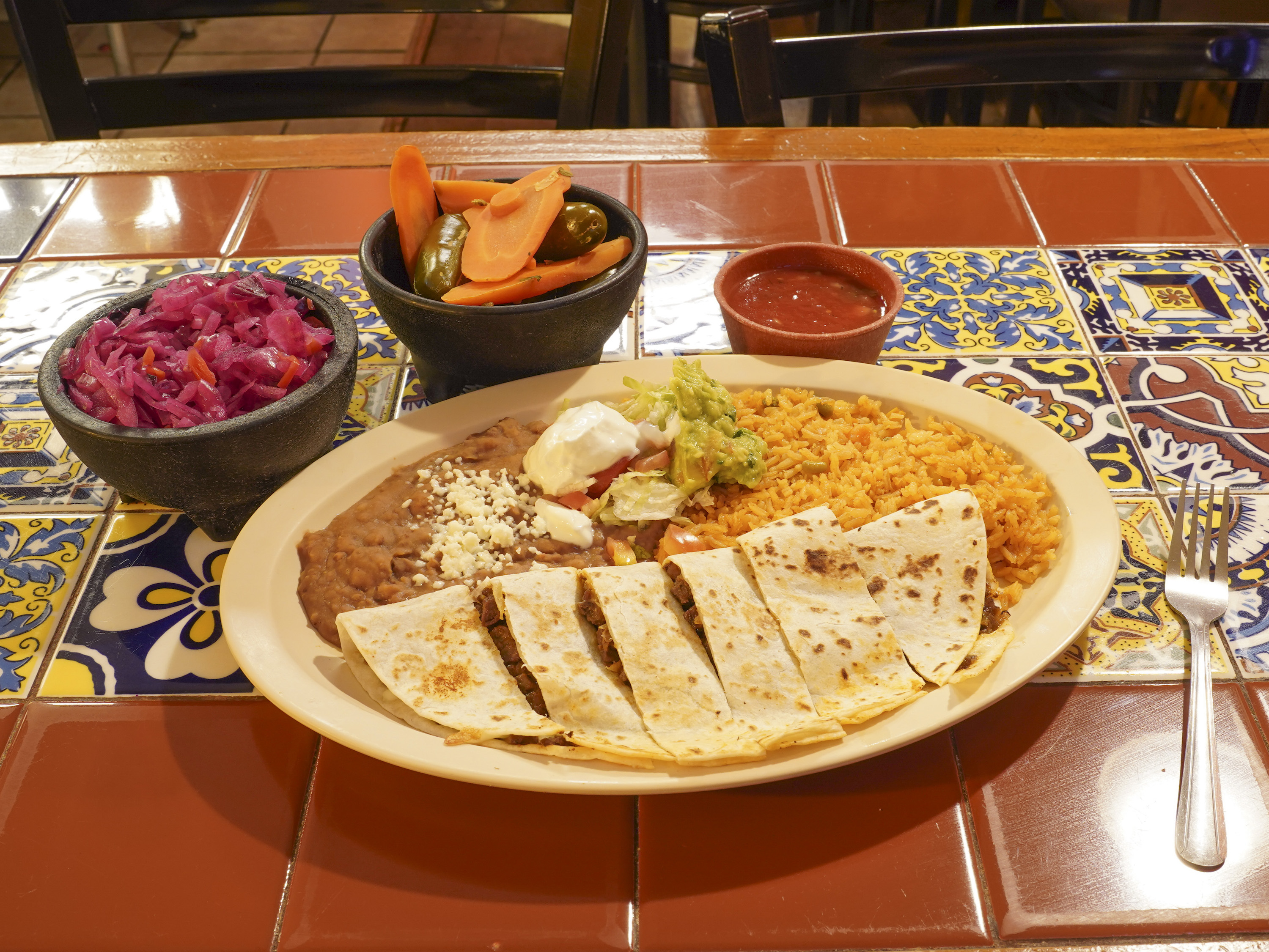 Order Quesadilla Dinner food online from El Primo Mexican Restaurant store, Joliet on bringmethat.com