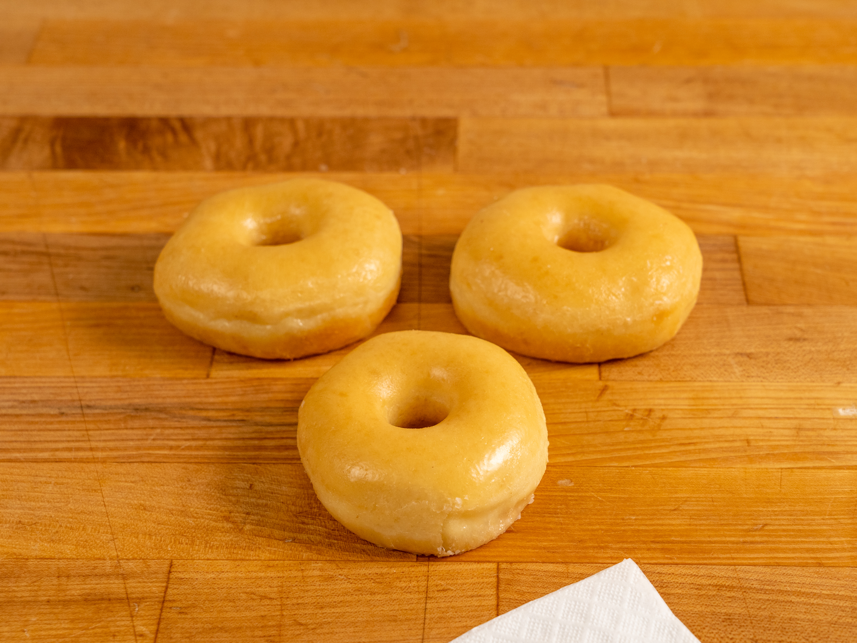 Order Glazed Donut food online from Lakewood Donut store, Dallas on bringmethat.com