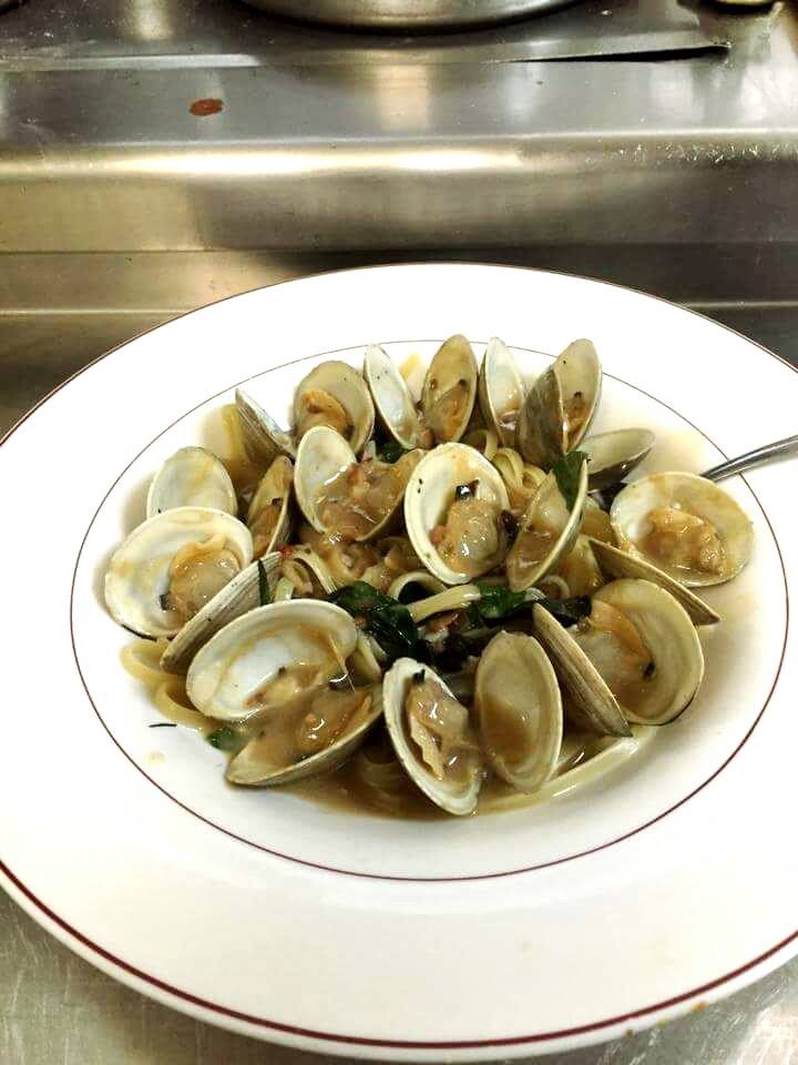 Order Zuppa di Clams food online from Chris Pizza store, Clifton on bringmethat.com