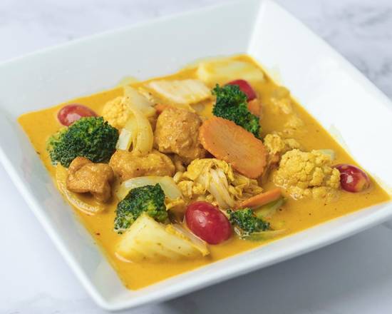 Order Yellow Curry (No Fish Sauce) food online from Thai Curry store, Arlington on bringmethat.com
