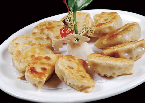 Order Fried Dumplings 锅贴 food online from Noodleman store, Las Vegas on bringmethat.com