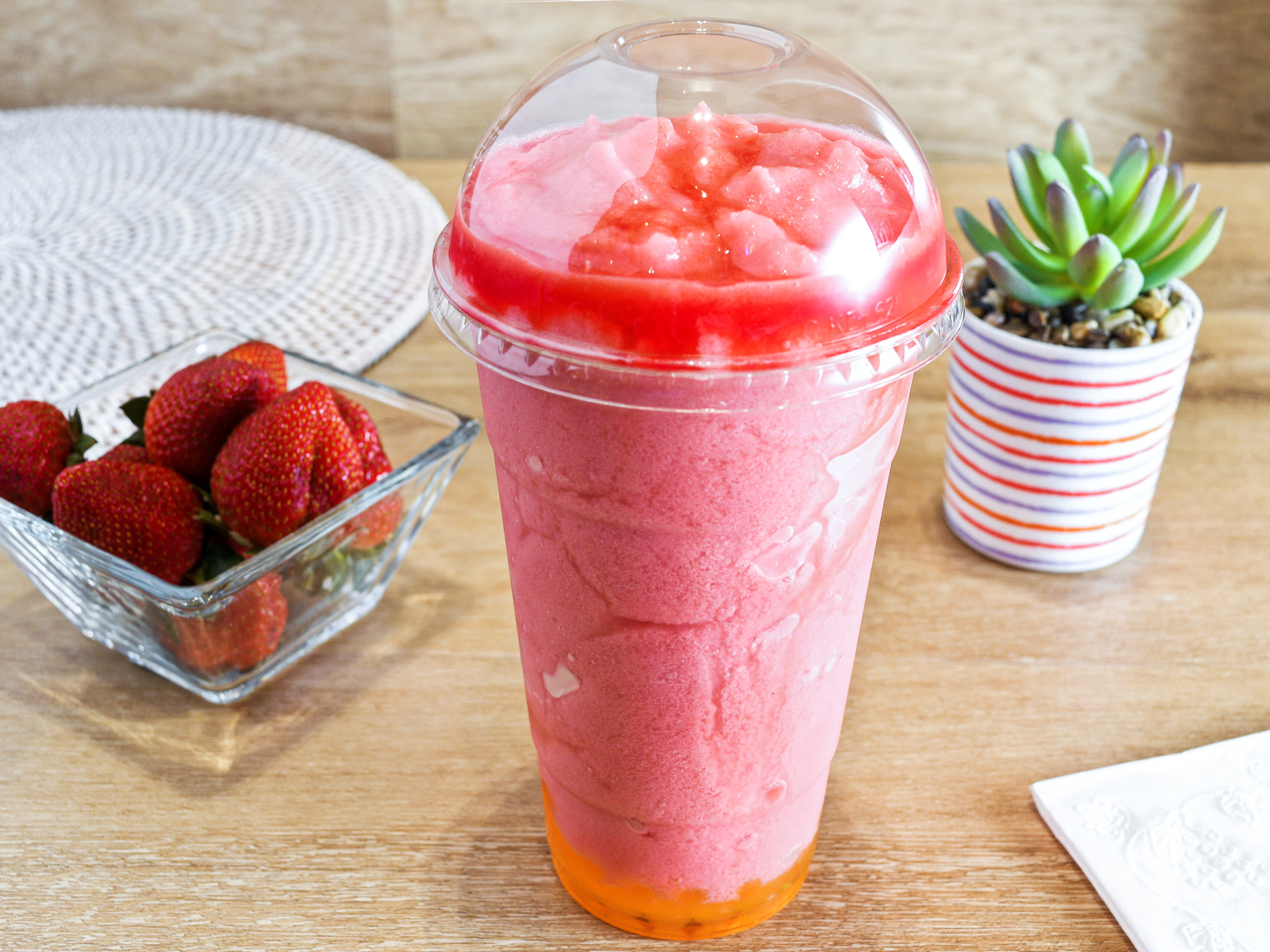 Order Strawberry Crush Smoothie food online from Mr. Boba Tea Cafe store, McKinney on bringmethat.com
