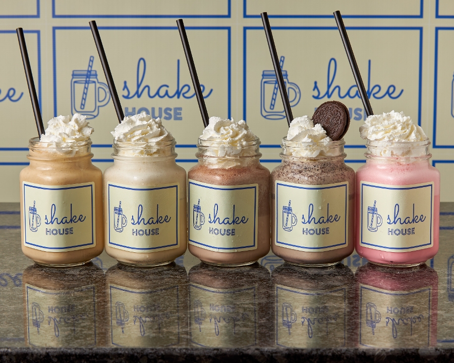 Order Chocolate Shake food online from Sunrise Diner store, Wantagh on bringmethat.com