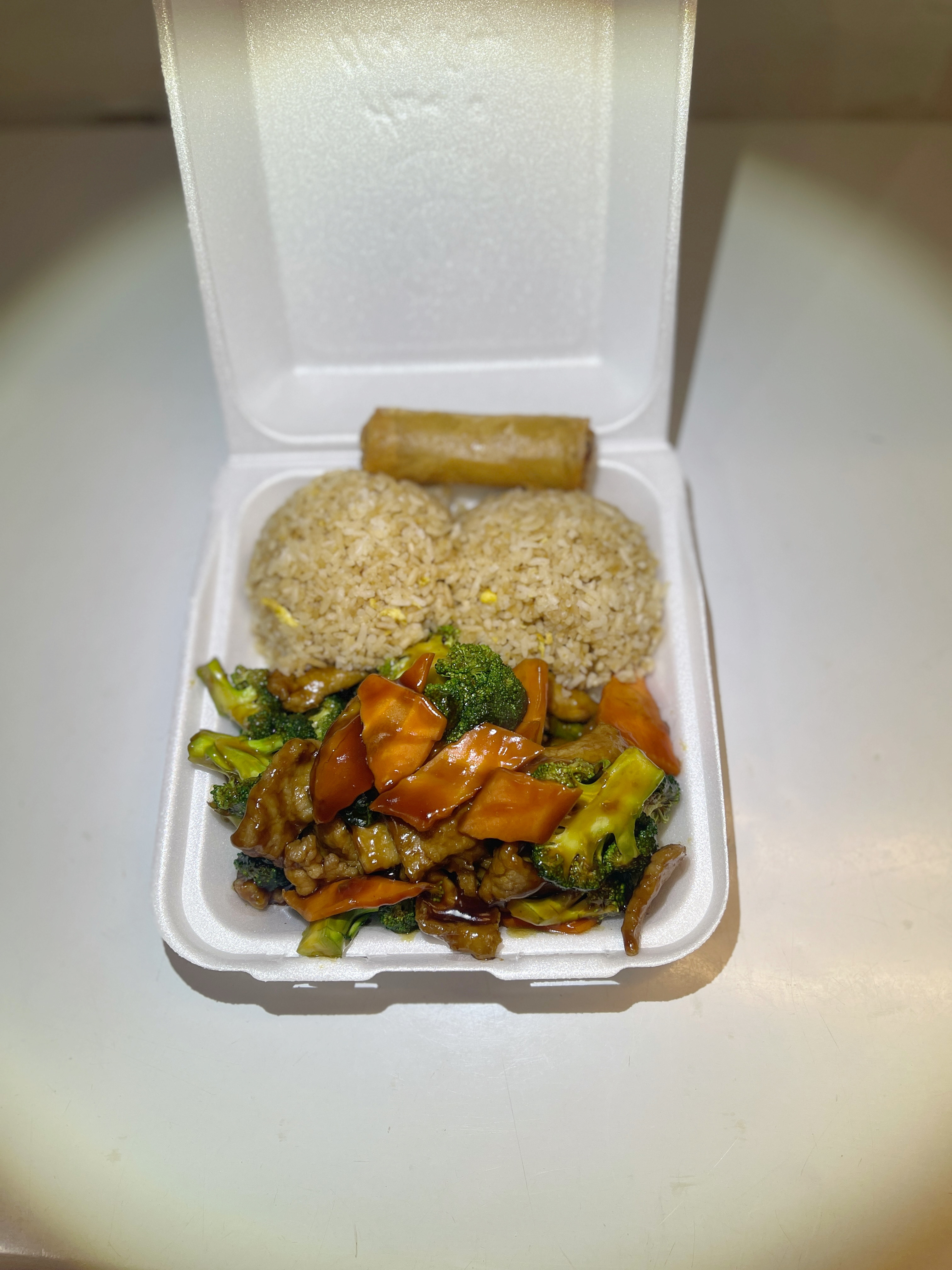 Order C15. Beef with Broccoli Combo Special food online from Fortune Kitchen store, Aurora on bringmethat.com