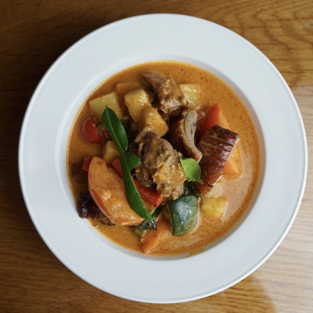 Order Roated Duck Curry food online from Lers Ros Thai  store, San Francisco on bringmethat.com