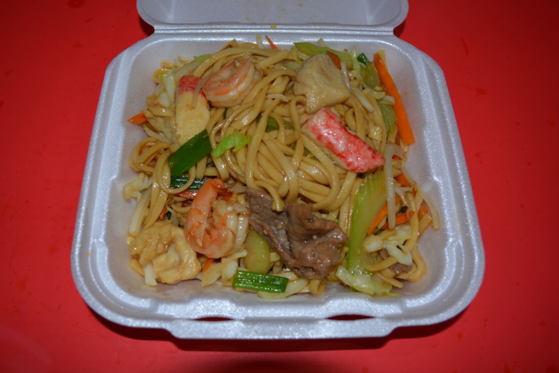 Order N8. Lo Mein Combination food online from Canton Express store, Plano on bringmethat.com