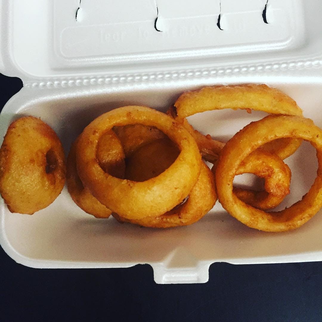 Order Onion Rings - Appetizer food online from Pizza Bono store, Plattsburgh on bringmethat.com