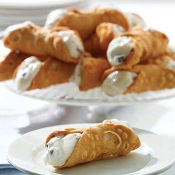 Order CANNOLI food online from Vocelli Pizza - Leesburgh Pike store, Falls Church on bringmethat.com