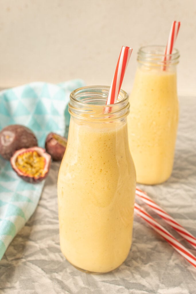Order Passion Fruit Smoothie (百香果) food online from Tea Spots store, West Covina on bringmethat.com