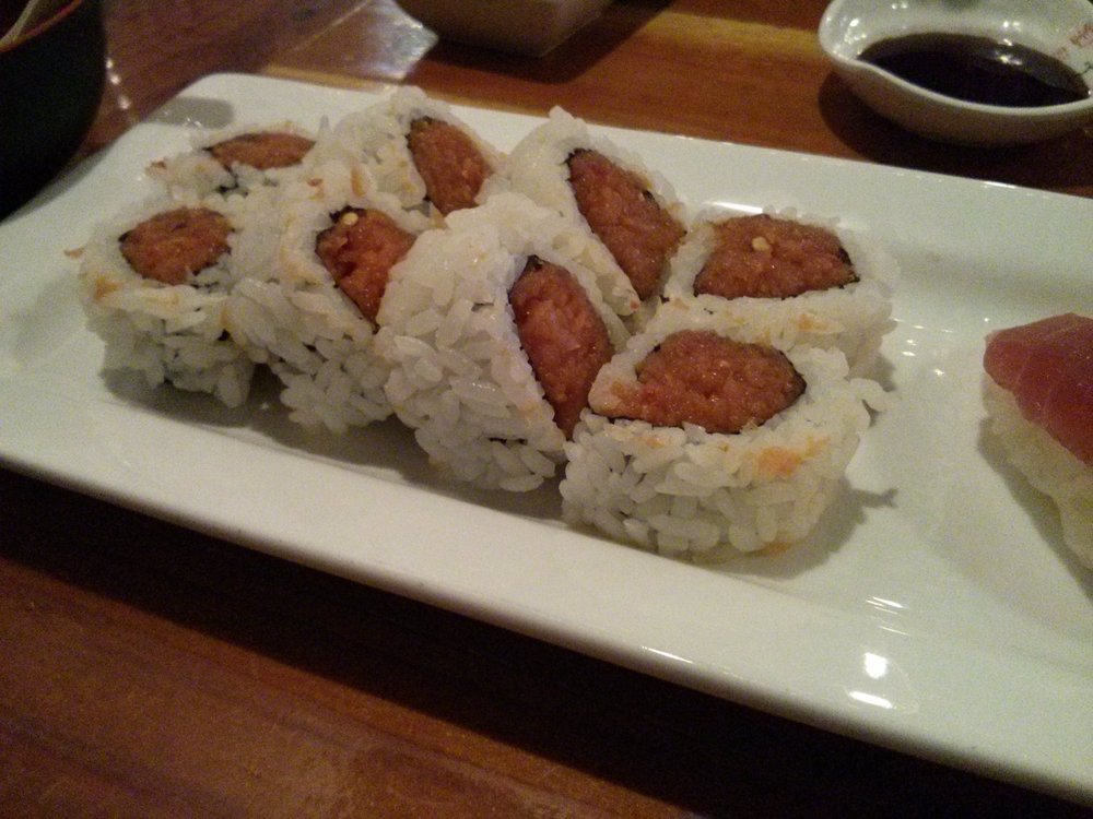 Order Spicy Tuna Roll food online from Arata Sushi & Bowl store, Las Vegas on bringmethat.com