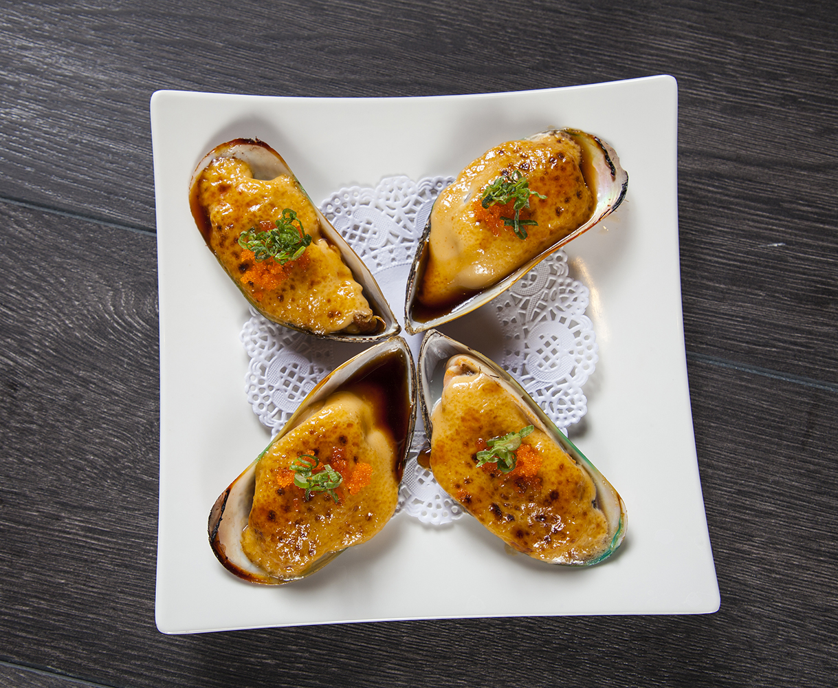Order D10 Baked Green Mussel 6pcs food online from Ginza Sushi store, Torrance on bringmethat.com
