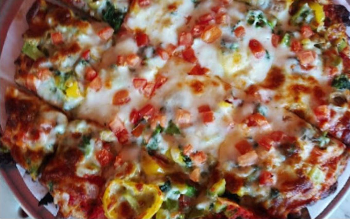 Order Small Veggie Pizza food online from Eastside Pizzeria store, Saint Paul on bringmethat.com