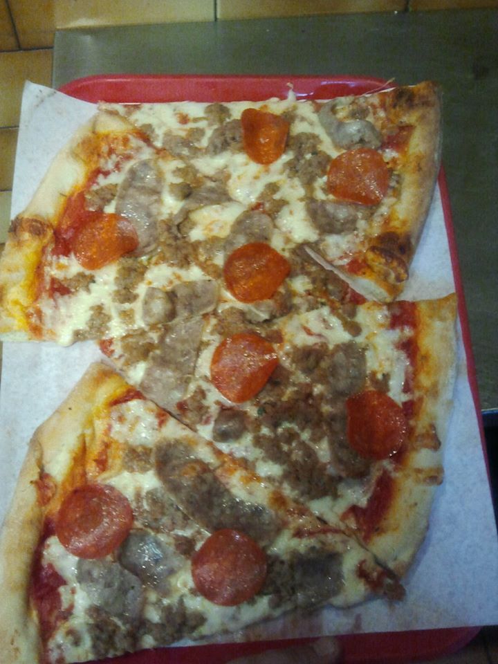 Order Meat Supreme Pizza food online from Genovese Pizzeria store, Valley Stream on bringmethat.com